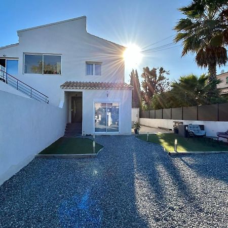 Charmant Studio Dans Villa - Parking - Jardin Ла-Сейн-сюр-Мер Екстер'єр фото