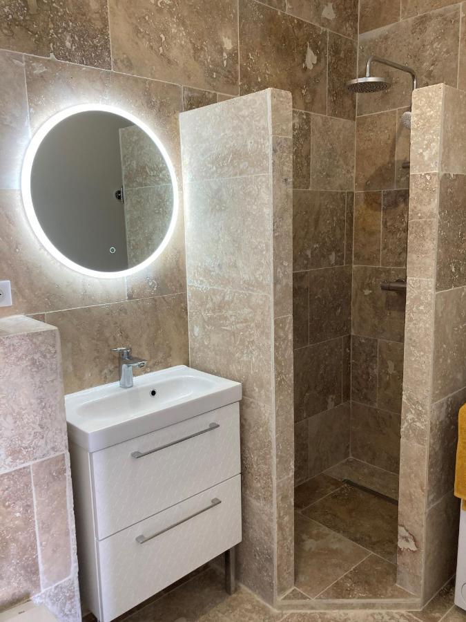 Charmant Studio Dans Villa - Parking - Jardin Ла-Сейн-сюр-Мер Екстер'єр фото