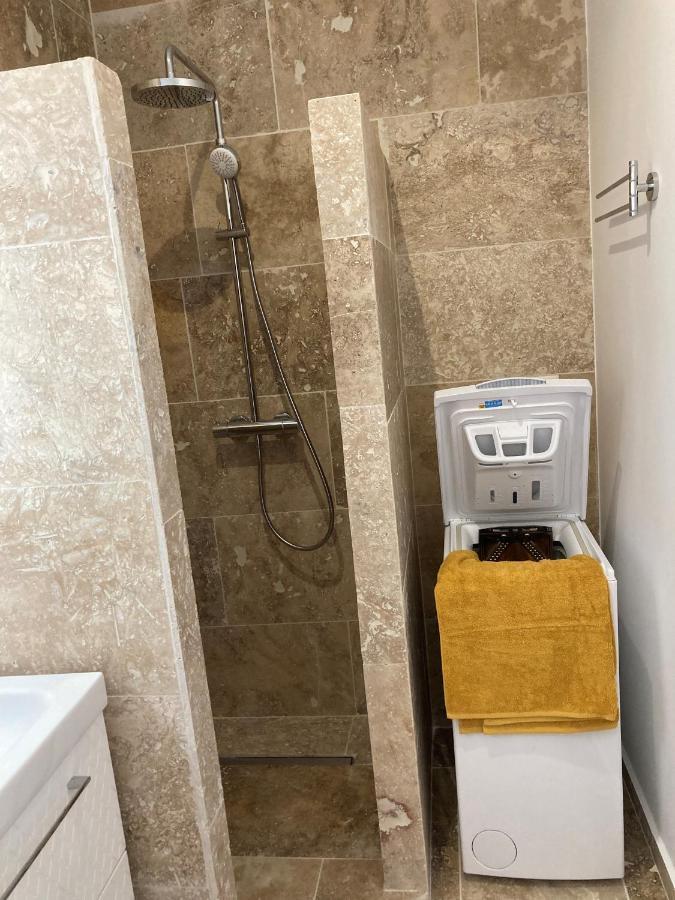Charmant Studio Dans Villa - Parking - Jardin Ла-Сейн-сюр-Мер Екстер'єр фото