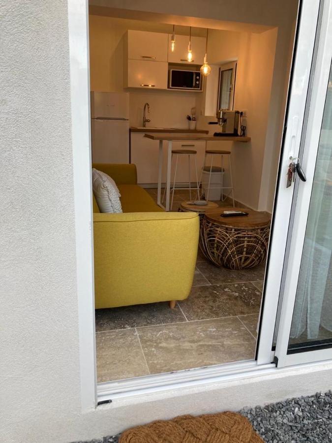 Charmant Studio Dans Villa - Parking - Jardin Ла-Сейн-сюр-Мер Екстер'єр фото