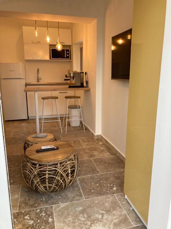 Charmant Studio Dans Villa - Parking - Jardin Ла-Сейн-сюр-Мер Екстер'єр фото